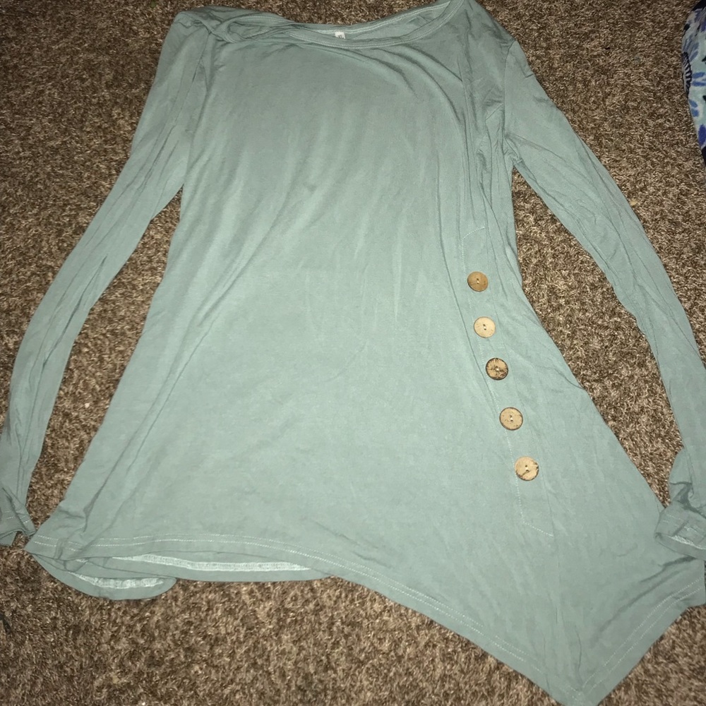 Long teal long sleeved shirt